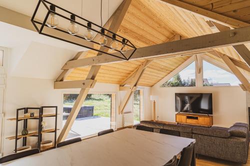 La Flânerie, spacieux loft au calme avec jacuzzi