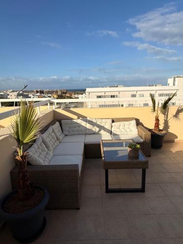 Too Coool 2 Bedroom Apartment Ellia