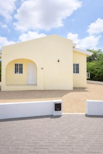 Cas La Lobi - Beautiful Vacation Home in Heart of Aruba