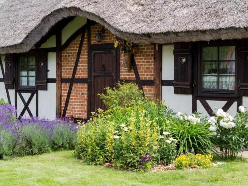 Holiday Home in Gąski mit Gepflegtem Garten by Interhome