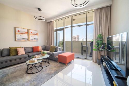Frank Porter - DAMAC Tower 108 - 1BR