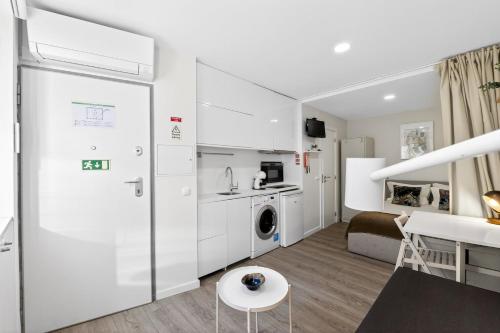 Minimalist Studio in Central Lisbon