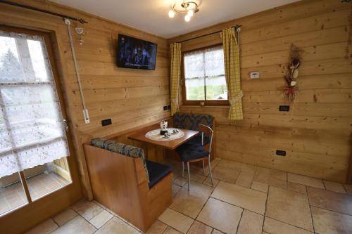 Televisyen dan/atau pusat hiburan di Chalet alla Cascata