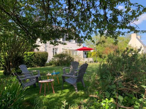 Maison typique proche plage de Kerleven et golf, calme, jardin reposant, services de conciergerie - FR-1-481-165