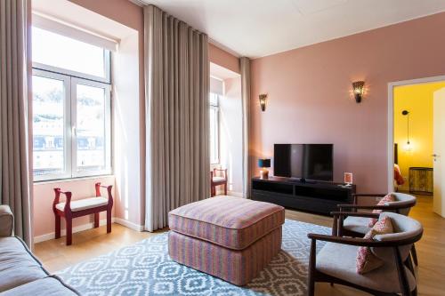 Hostee - Sublime 2BR Apt on Restauradores Sq