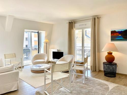 Dinard centre Appt, terrasse, parking, 200M plage