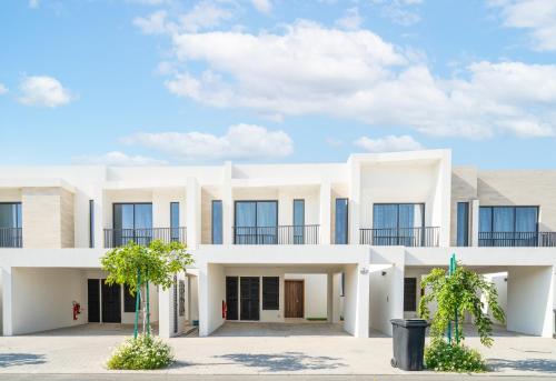 Nasma Luxury Stays - Opulent family escape in coastal community