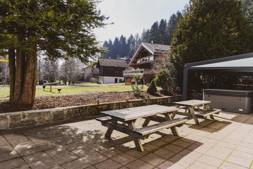 La Charbonnière, grand gîte haut-de-gamme avec jacuzzi et sauna