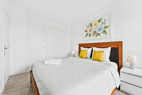 Beachfront First Line Modern Apartment with AC