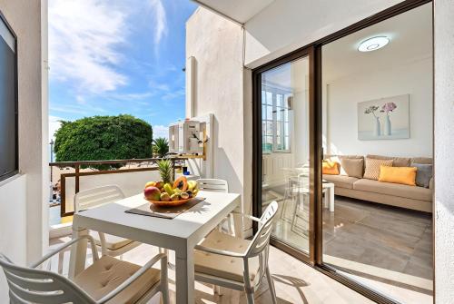 Beachfront First Line Modern Apartment with AC