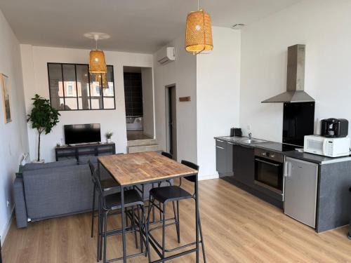 LE LOFT - Studio ouvert, salle de bain italienne, idéal couples