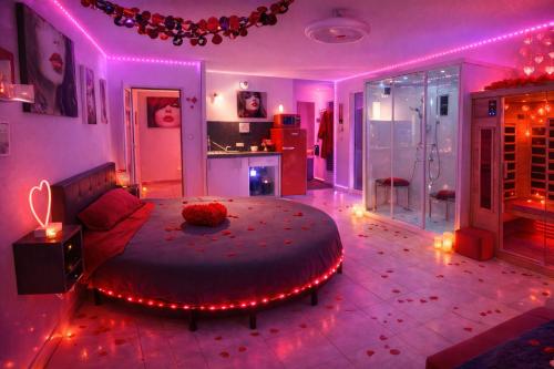 Love Room à deux pas de l'Océan avec Hammam, Sauna et Bain à 2 Surprise garantie