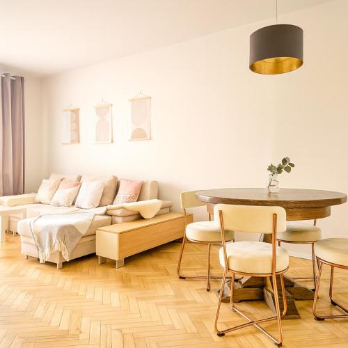 Cozy 3-Room Apartment in Old Town