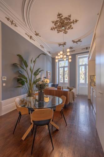 Historic Porto Stay, Classic Details, City Life