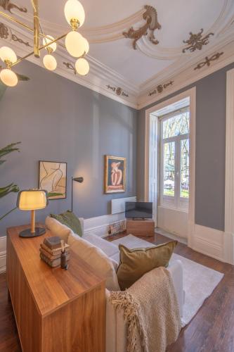 Historic Porto Stay, Classic Details, City Life