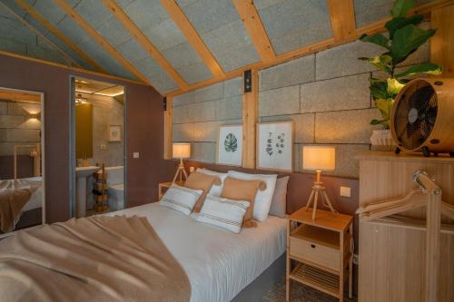 Hut E, Cabana in Town