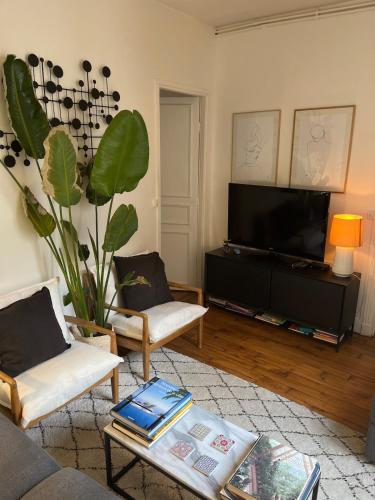 New flat, canal Saint Martin, close to Marais