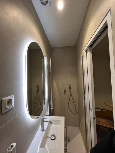 New flat, canal Saint Martin, close to Marais