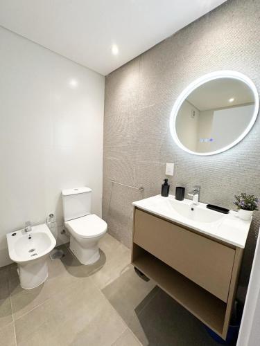 Kamar mandi di Edificio Garden Park