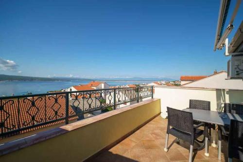 Apartments with A - C in Crikvenica 54889