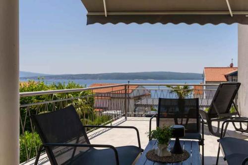 Apartments near Beach in Dramalj 54775