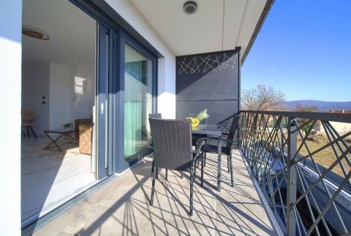 Apartment with Pool in Kornic-Insel Krk 55190