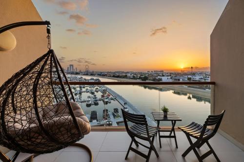 Amazing Studio with Balcony & Marina Eye Views