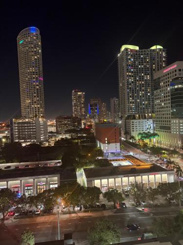 Modern Brickell Apartment Free Parking Pool and Gym photo 21