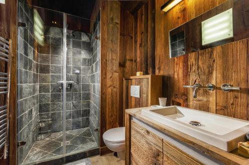 Maison du Roi Spacious Family Apartment in Chamonix Center photo 24