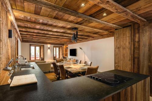 Maison du Roi Spacious Family Apartment in Chamonix Center photo 15