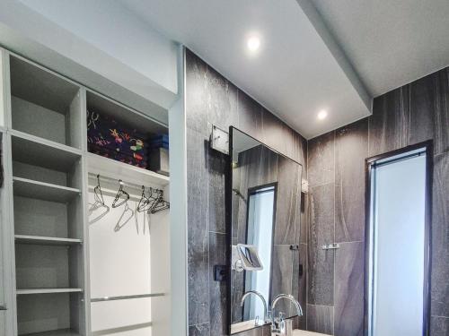 Apartment LaVilla - Two Bedroom Apartment with Balcony and Sea View uti