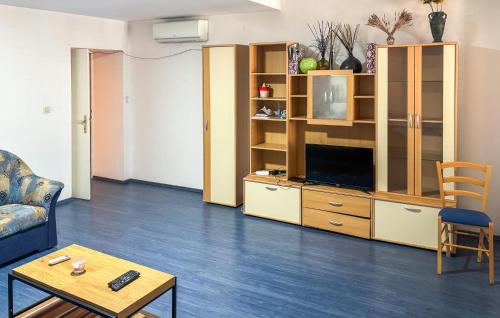 1 Bedroom Lovely Apartment In Rijeka