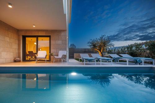 New 2026 Casa MARE Malinska with private heated pool