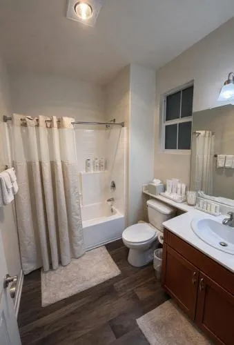 Relaxed Marina del Rey Stay - 1BR with Pool, Sauna & Gym Access photo 6