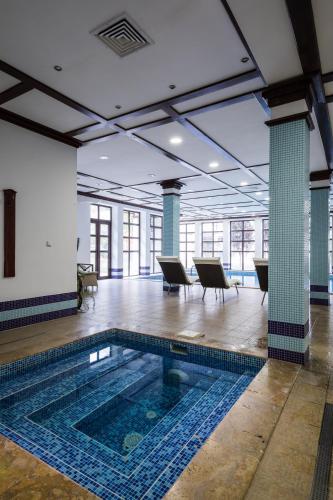 Kolam renang di atau dekat dengan SPA Hotel Ismena