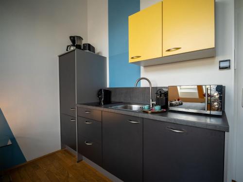 Studio with Kitchen near Naschmarkt - Karlskirche & Metro U4