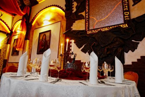 Restaurace v ubytování Hotel Everest