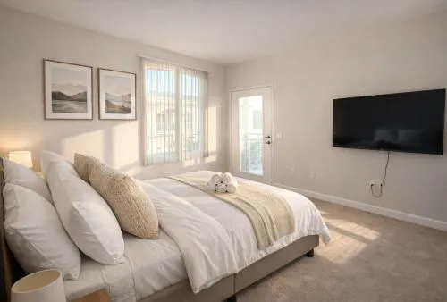 Marina Del Rey Beach Retreat w Hot Tub, Billiards & Grill photo 7