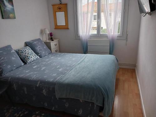 CHAMBRE CONFORTABLE,GARE,Climatisation,PARKING,WIFI,pt déjeuner compris