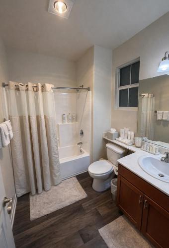 Sunny Marina Del Rey Apartment- Hot Tub, Game Room, BBQ, Projector photo 39