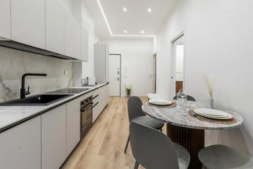 Luxury 2-bedroom apartment central station