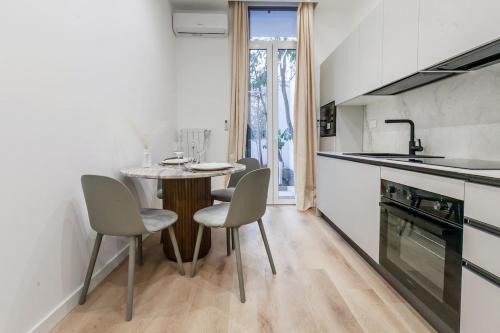 Luxury 2-bedroom apartment central station
