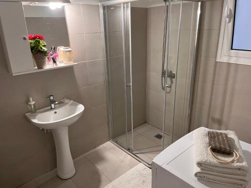 Bany a Studio by Acropolis