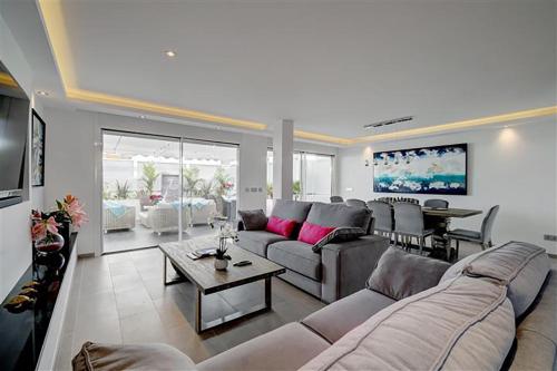 Casa Luna by Finest Rentals