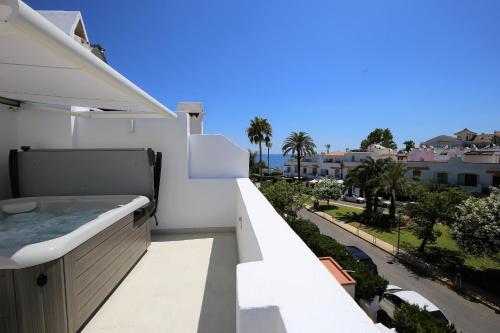Casa Luna by Finest Rentals