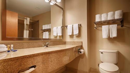 Gallery image of Best Western Inn & Suites Cleveland in Cleveland