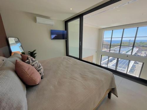 Oceanview Loft Mare