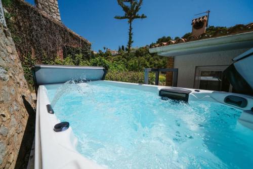 Beautiful house with big jacuzzi and sauna