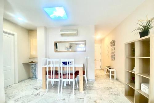 Cozy apartment close shopping centre and beach