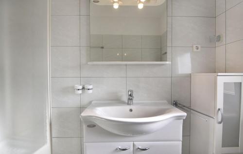 Sunny apartment in Umag